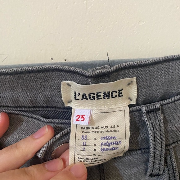 L’AGENCE AUDREY SHORTS MID RISE IN MISTY GRAY RAW HEM DENIM - Picture 2 of 6